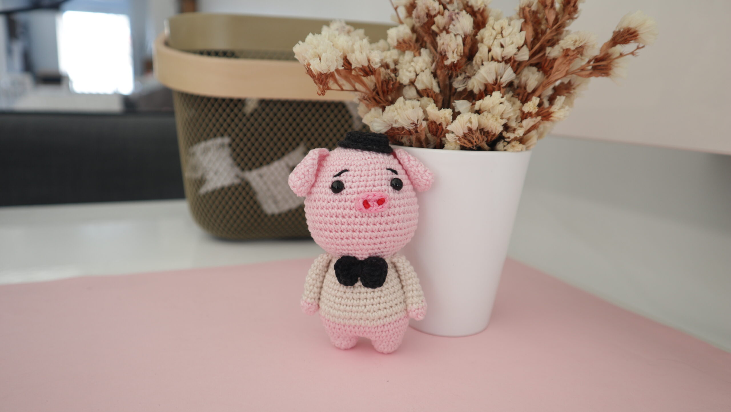Amigurumi pig keychain free pattern